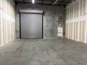 7906 Kingspointe Pky, Orlando, FL for lease Interior Photo- Image 2 of 4