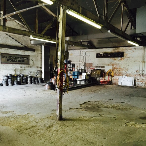 401 Main St, Maywood, IL à vendre - Photo intérieure - Image 3 de 5