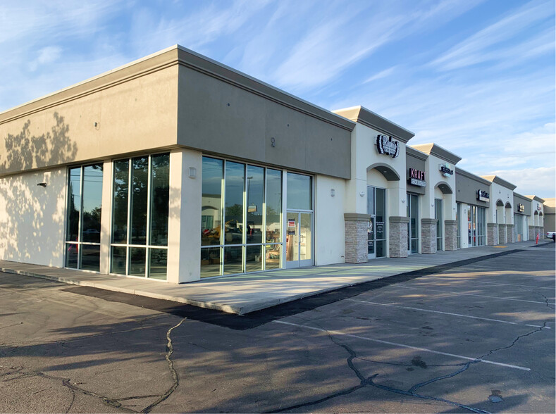 719-783 E Barstow Ave, Fresno, CA for lease - Building Photo - Image 1 of 1