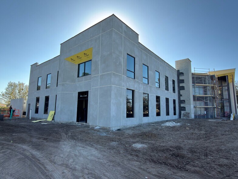 1821 Armstrong Blvd, Kissimmee, FL à louer - Photo du bâtiment - Image 2 de 4