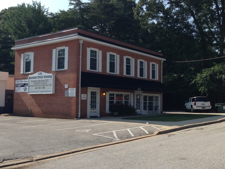 539 Benfield Rd, Severna Park, MD à louer - Photo du bâtiment - Image 2 de 2