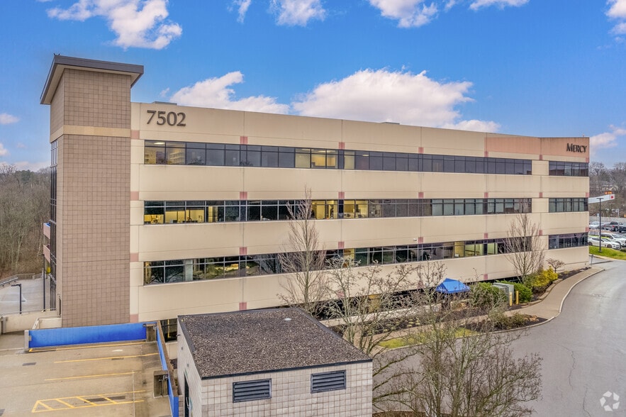 7502 State Rd, Cincinnati, OH for lease - Building Photo - Image 3 of 4