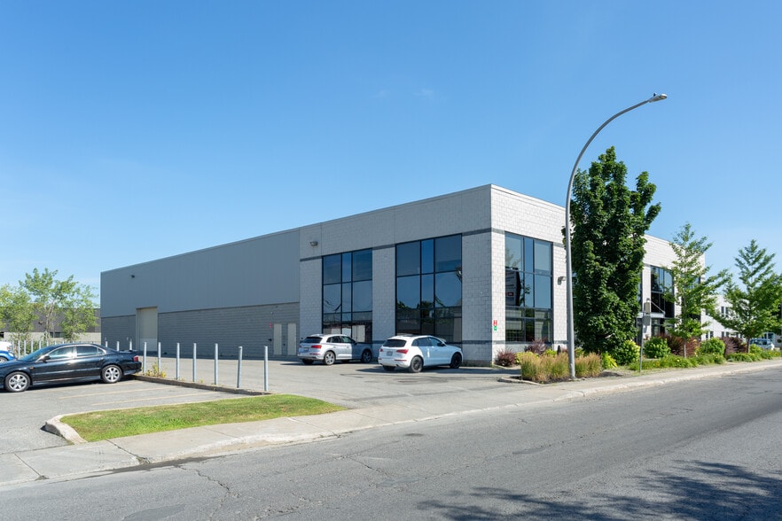9157 Rue du Champs-d'Eau, Montréal, QC for sale - Building Photo - Image 2 of 7