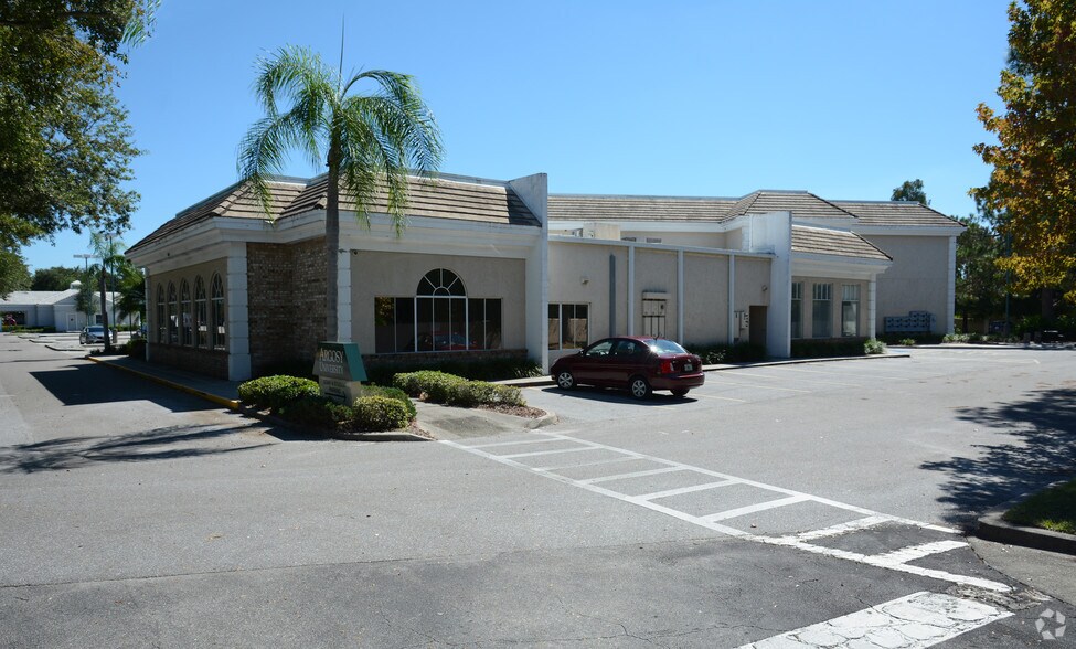 5250 17th St, Sarasota, FL à louer - Photo du bâtiment - Image 3 de 13