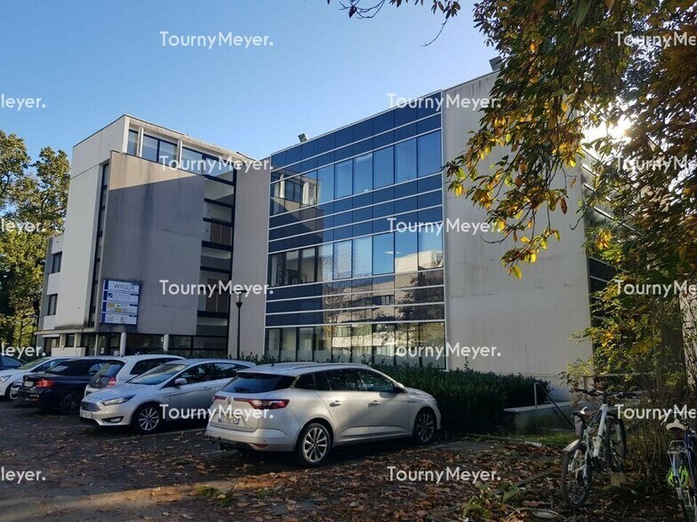 Office in Rennes for lease - Building Photo - Image 2 of 5