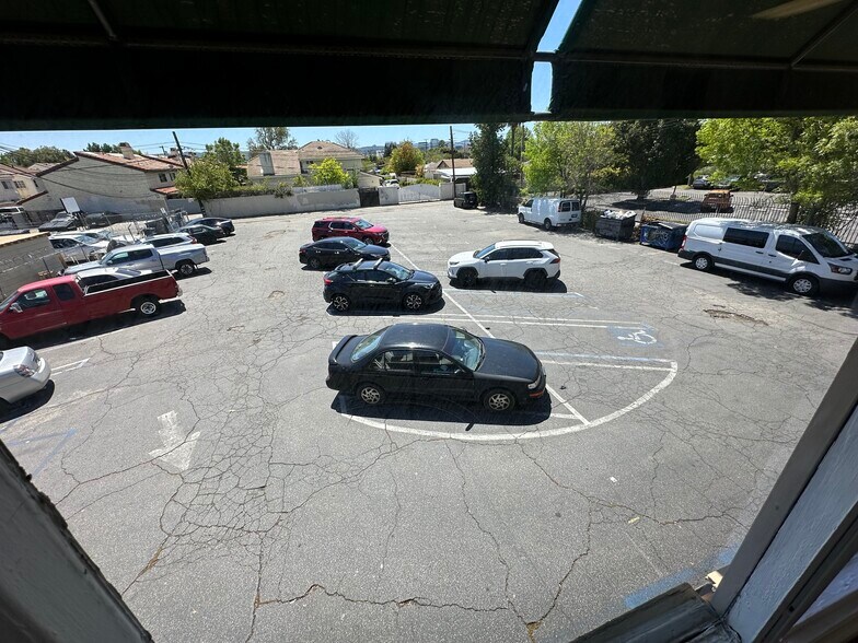 21044 Sherman Way, Canoga Park, CA à louer - Photo du bâtiment - Image 3 de 19