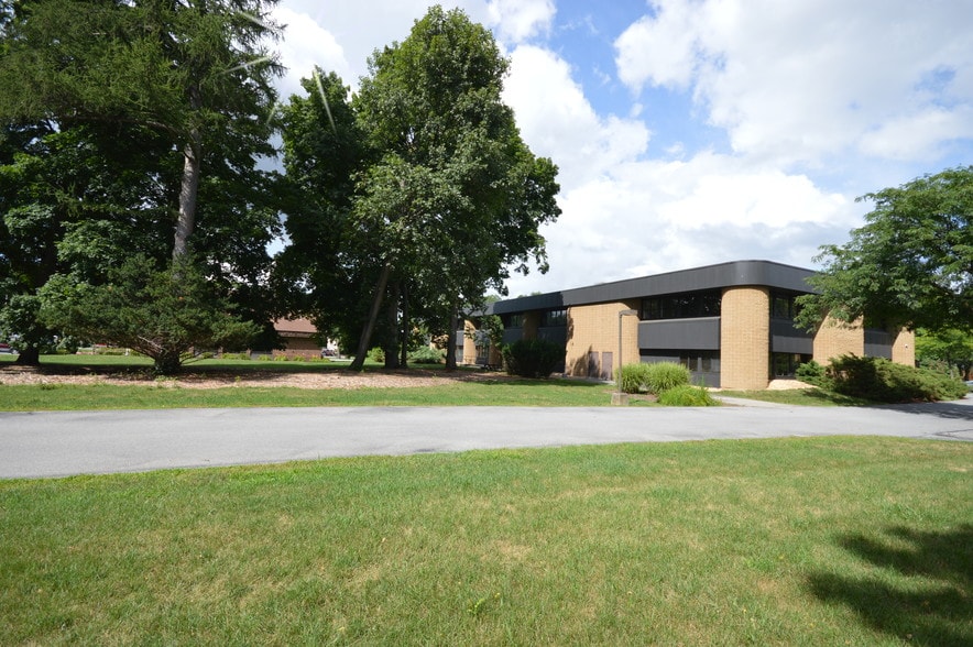 2678 South Rd, Poughkeepsie, NY for lease - Building Photo - Image 3 of 8