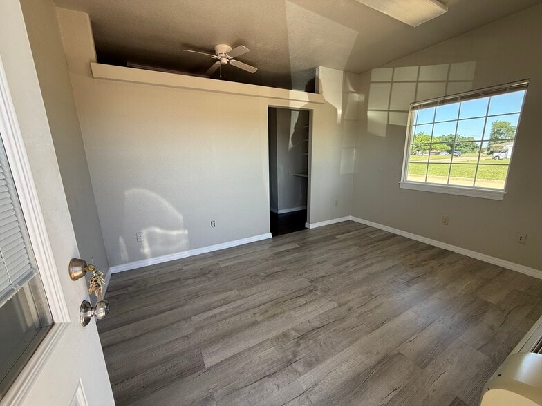 5204 Jacquelyn Ln, Bartlesville, OK à louer - Photo du bâtiment - Image 3 de 12