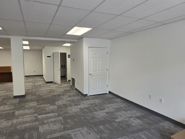 455 E Grand River Ave, Brighton, MI for lease - Interior Photo - Image 2 of 5
