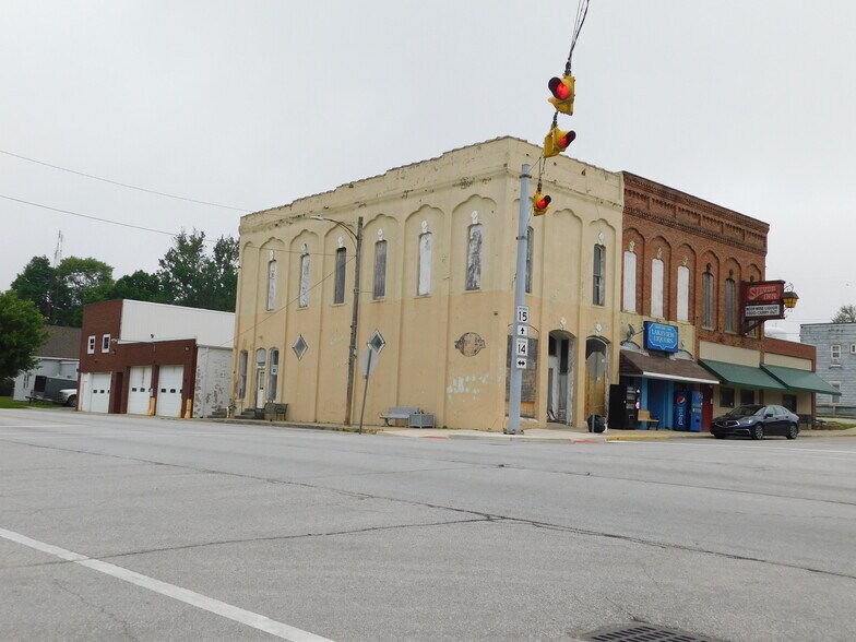 101 E Main St, Silver Lake, IN à vendre - Photo du bâtiment - Image 2 de 22