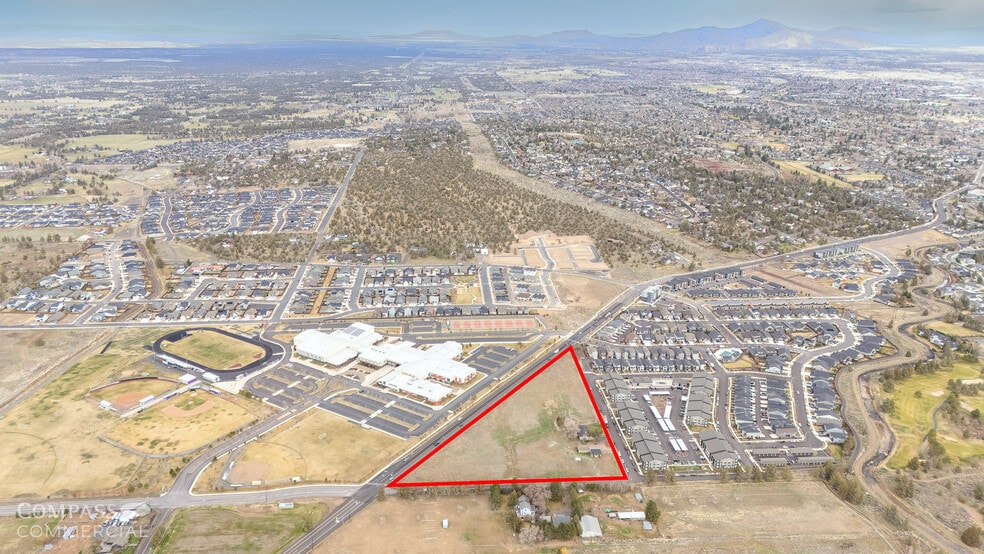 4561 SW 39th St, Redmond, OR for sale - Primary Photo - Image 1 of 7
