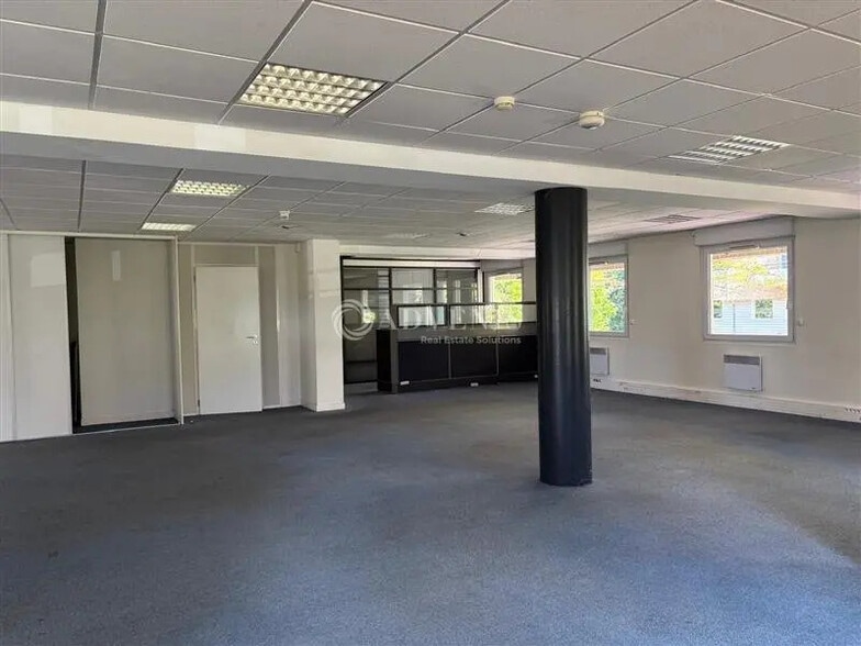 Office in Lille for lease - Interior Photo - Image 2 of 7