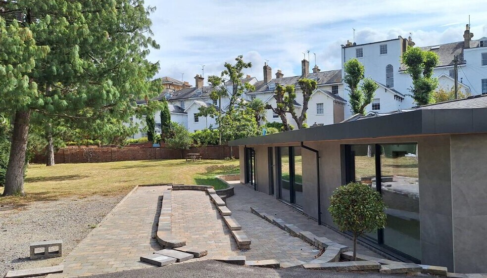 Lansdown Rd, Cheltenham à louer - Photo du bâtiment - Image 2 de 5