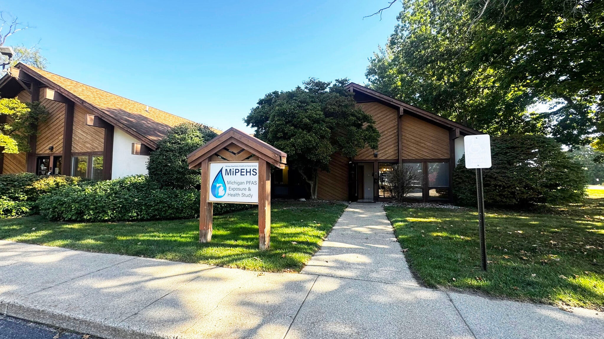 2323 Gull Rd, Kalamazoo, MI à louer Photo du bâtiment- Image 1 de 7