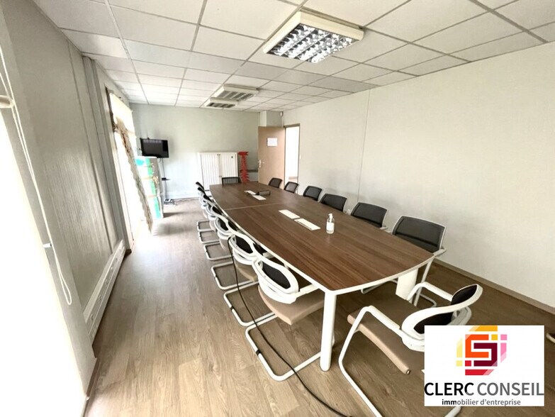 Office in Mont-Saint-Aignan for sale - Building Photo - Image 3 of 23