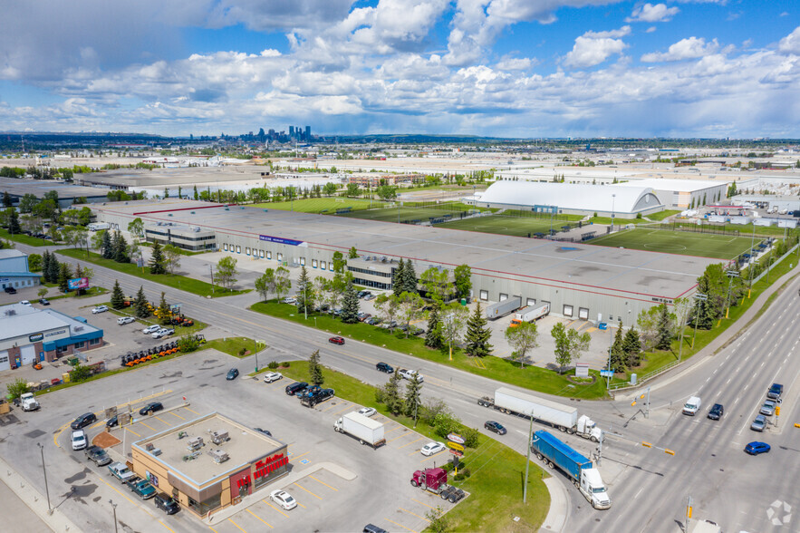 4920-5020 72 Av SE, Calgary, AB for lease - Aerial - Image 2 of 10