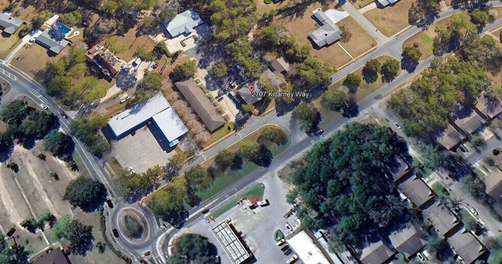 2707 Killarney Way, Tallahassee, FL à louer - Photo du bâtiment - Image 3 de 3