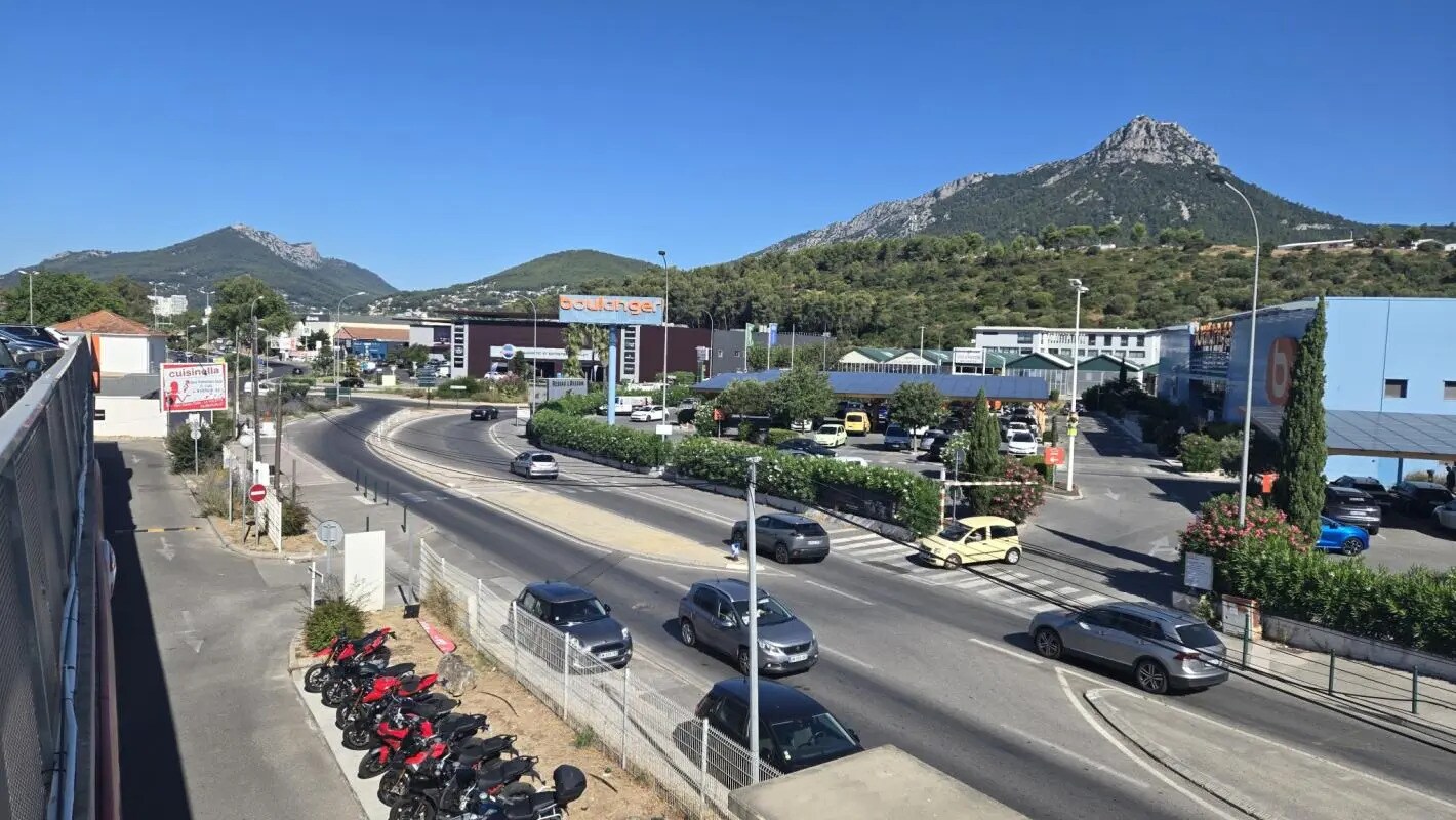 Retail in La Garde for lease Building Photo- Image 1 of 4