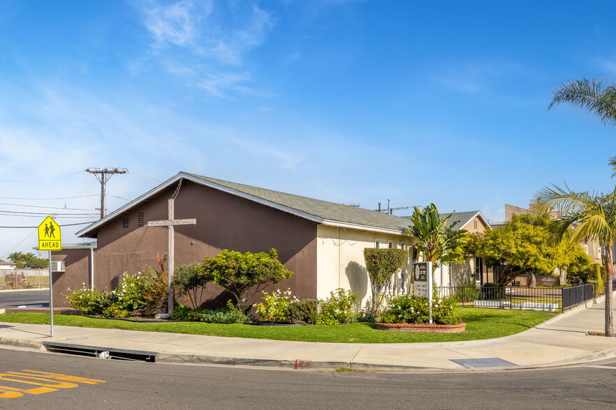 7751 Glencoe Dr, Huntington Beach, CA for sale - Building Photo - Image 3 of 5