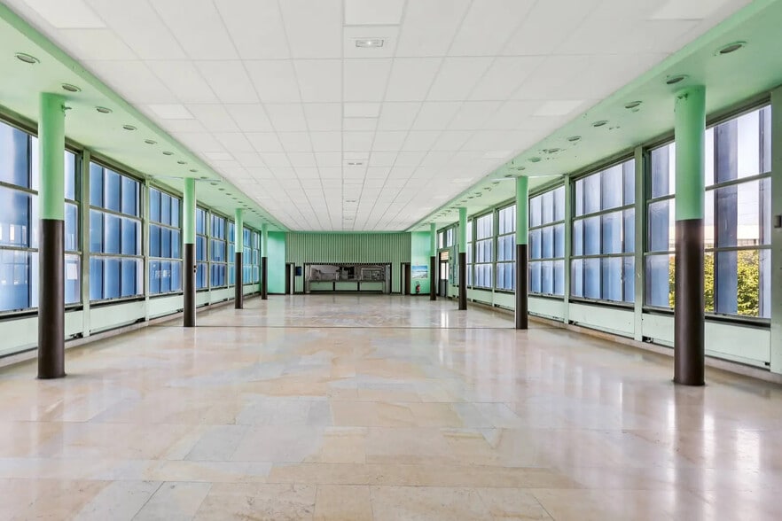 Flex in Alfortville for lease - Building Photo - Image 3 of 6