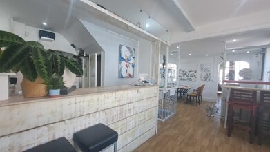 13-14 Market Pl, Stoke Hammond for lease Interior Photo- Image 2 of 5