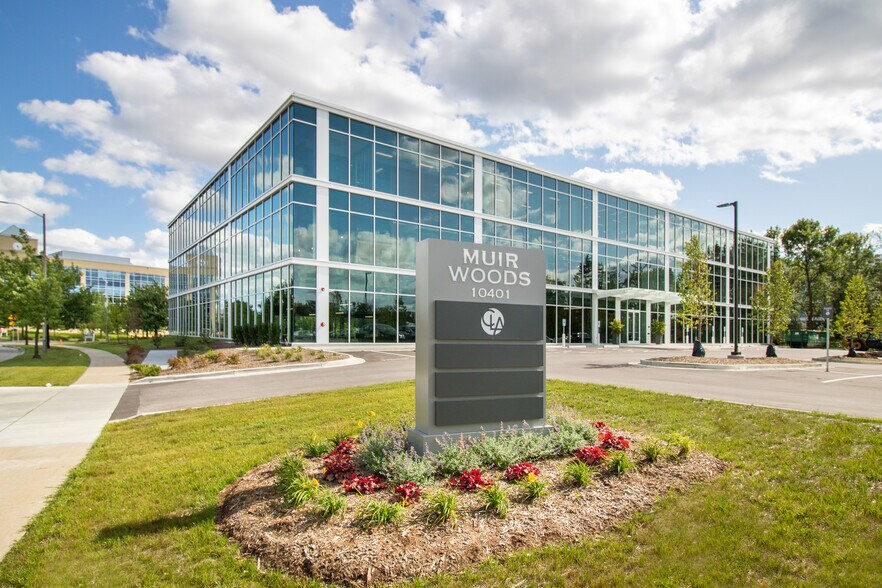 10401 Innovation Dr, Wauwatosa, WI à louer - Photo du bâtiment - Image 2 de 15