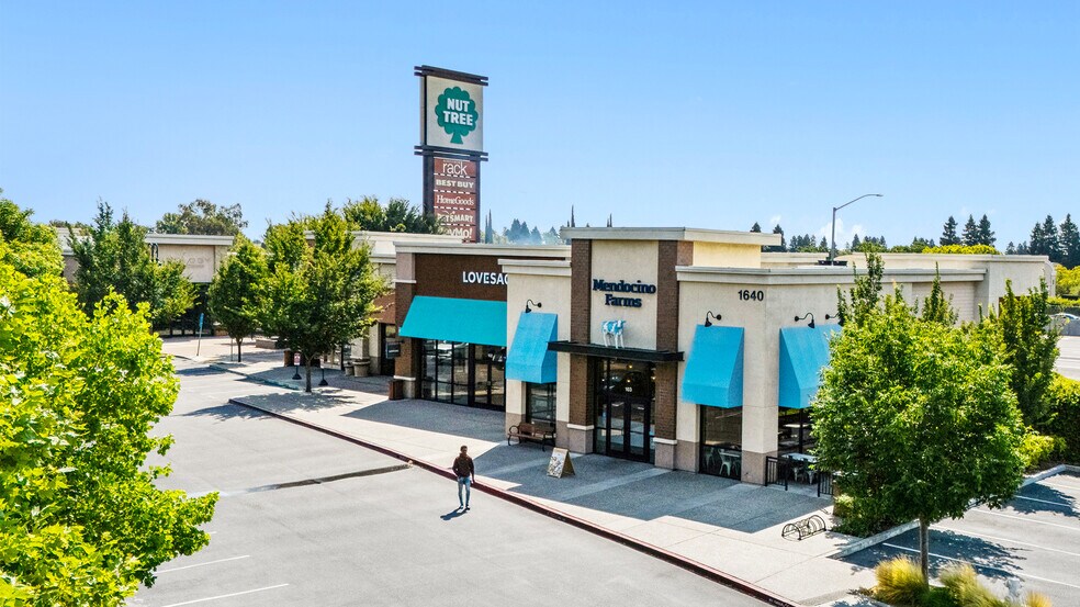 1640 E Monte Vista Ave, Vacaville, CA à vendre - Photo du bâtiment - Image 2 de 3