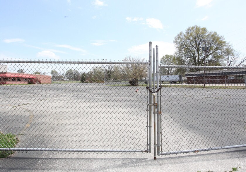 2300 Eastend Ave, Humboldt, TN à vendre - Photo du bâtiment - Image 2 de 3