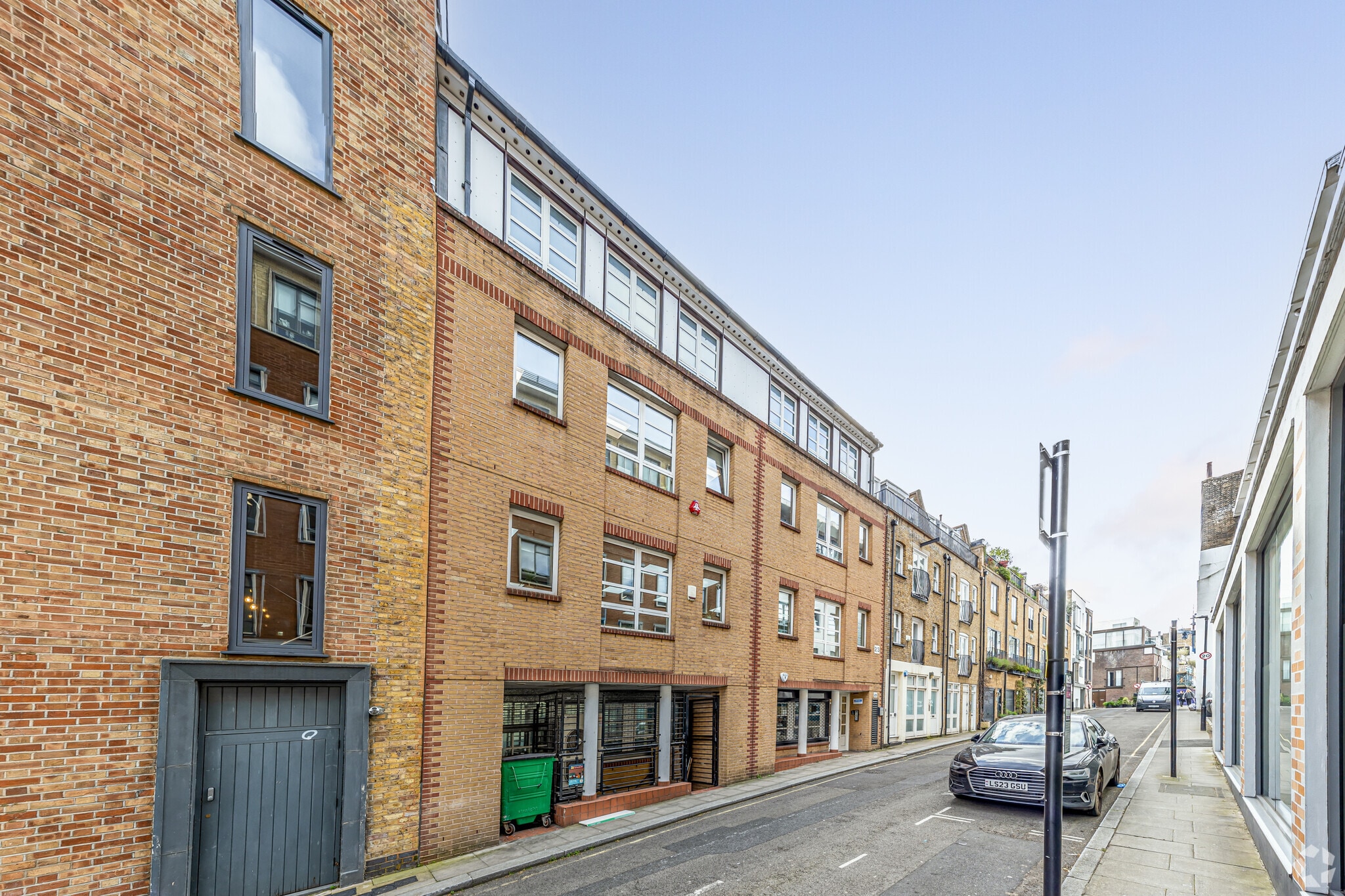 2-3 North Mews, London for lease Primary Photo- Image 1 of 11