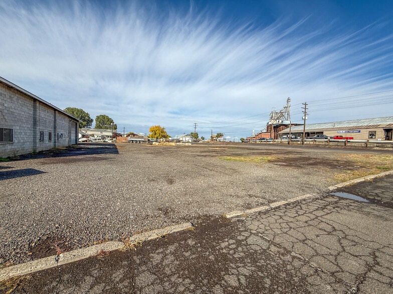 937 NW Beaver St, Prineville, OR à vendre - Photo du bâtiment - Image 2 de 12