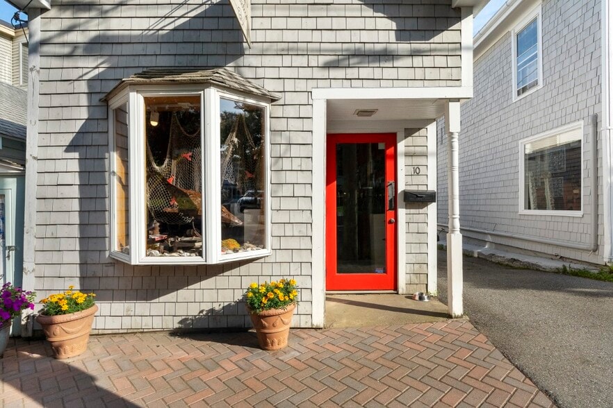 10 McKown St, Boothbay Harbor, ME à vendre - Photo du bâtiment - Image 3 de 28