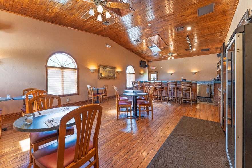 400 S Center Ave, New Stanton, PA for sale - Building Photo - Image 3 of 45