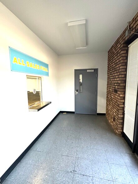 130 S Fairview Rd, Rocky Mount, NC à vendre - Photo du bâtiment - Image 2 de 32