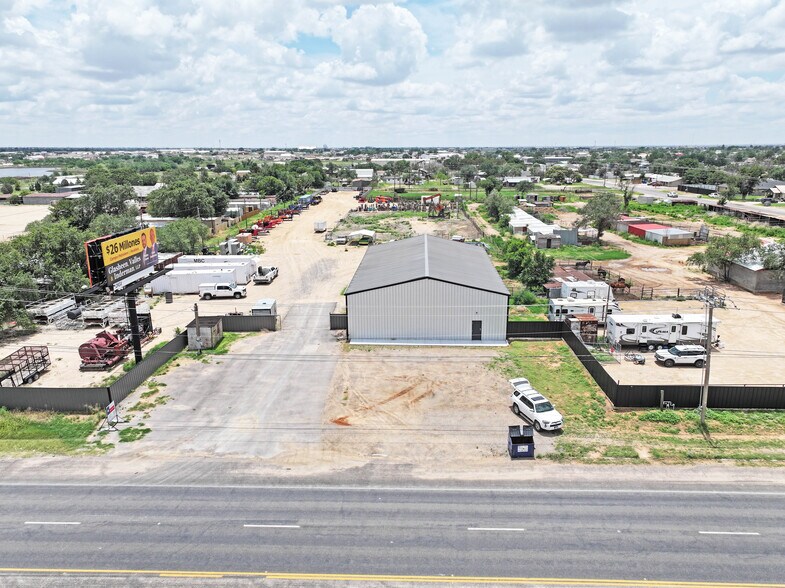411 Yukon rd, Odessa, TX à louer - Aérien - Image 1 de 44