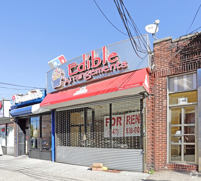 32-07-32-19 Junction Blvd, Flushing, NY à louer - Photo du bâtiment - Image 2 de 13