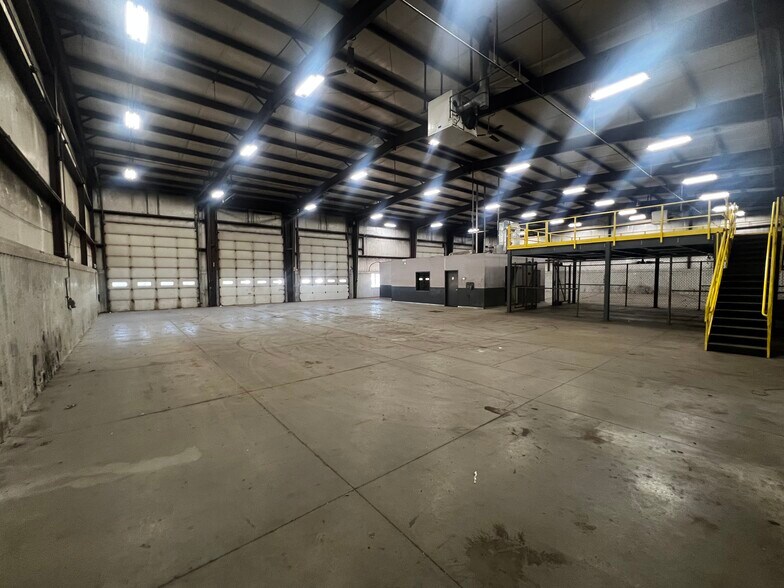 9010 Hall St, Saint Louis, MO à vendre - Photo du bâtiment - Image 2 de 25