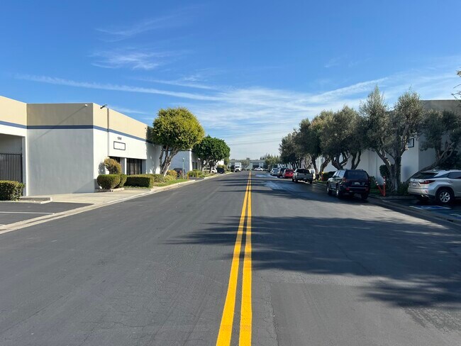 Plus de détails pour 15930-15962 Downey Ave, Paramount, CA - Local d'activités, Industriel à louer