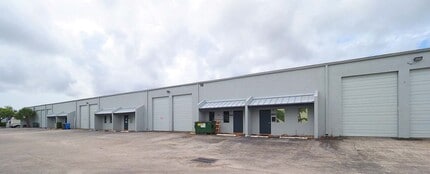 2696 NW 31st Ave, Lauderdale Lakes, FL for lease Interior Photo- Image 1 of 2