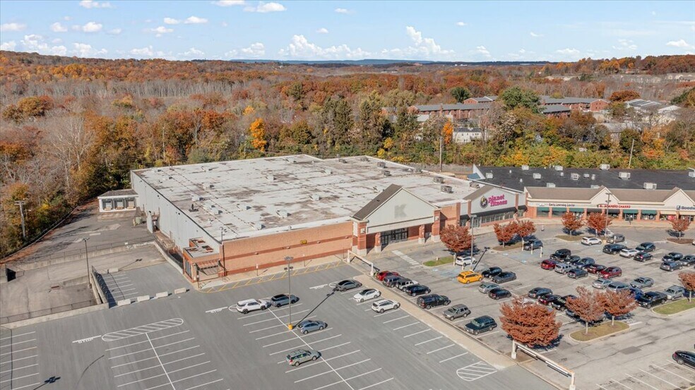 374 Windsor Hwy, Vails Gate, NY à louer - Photo du bâtiment - Image 3 de 27