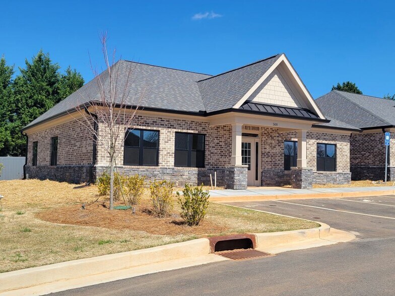 1060 Garland Dr, Bogart, GA à louer - Photo du bâtiment - Image 2 de 4