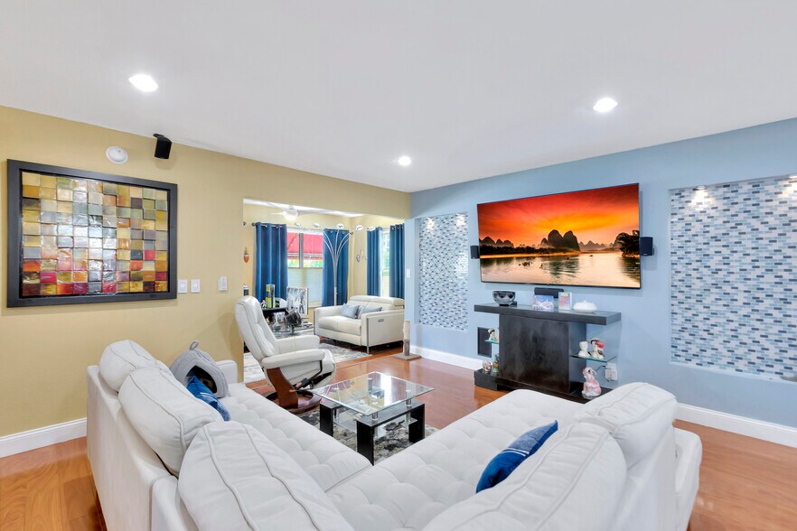 901 N Ocean Blvd, Pompano Beach, FL à vendre - Photo intérieure - Image 3 de 16