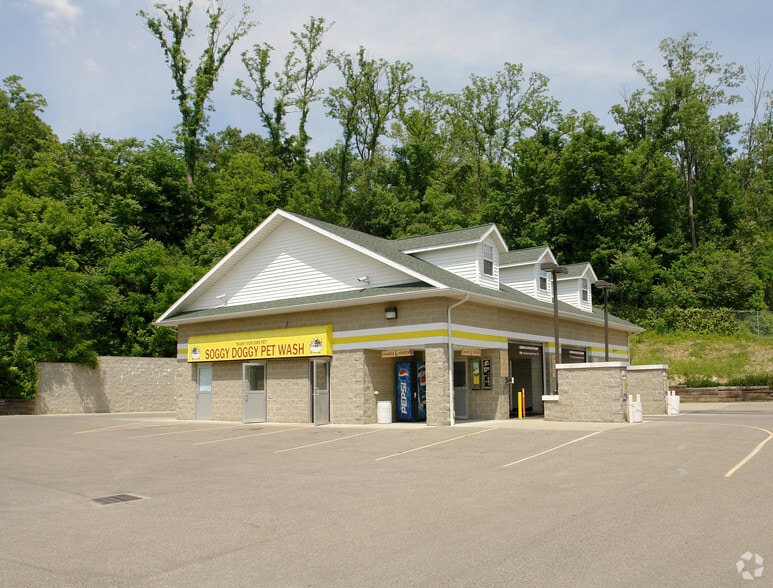 2455 Maysville Pike, Zanesville, OH for sale - Primary Photo - Image 1 of 24