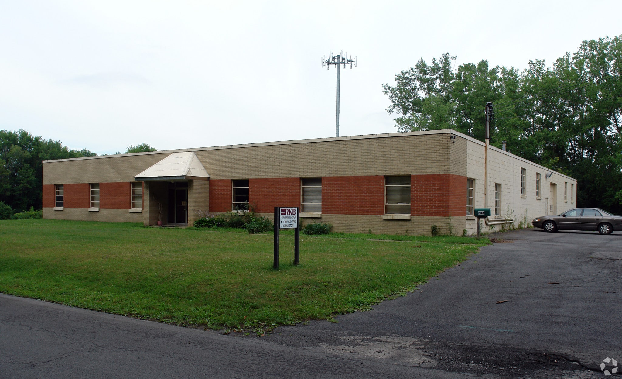 6677 Moore Rd, Mattydale, NY for lease Primary Photo- Image 1 of 11
