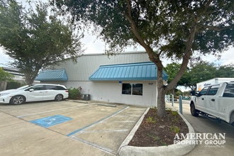 7117 24th Ct E, Sarasota, FL à louer Photo intérieure- Image 2 de 12