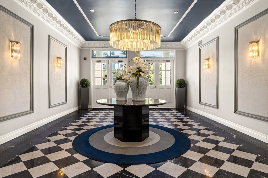 20501 Ventura Blvd, Woodland Hills, CA à louer - Photo du bâtiment - Image 3 de 12