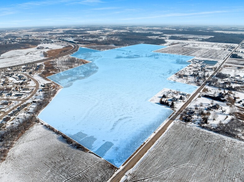 3700 Luxemburg rd, Green Bay, WI for sale - Primary Photo - Image 1 of 60