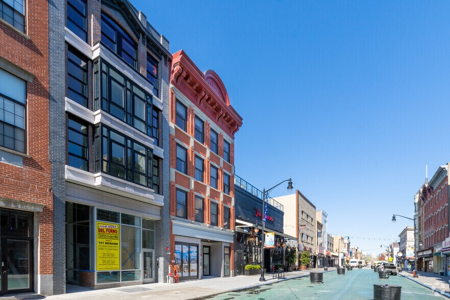 143 Newark Ave, Jersey City, NJ for lease - Building Photo - Image 2 of 4