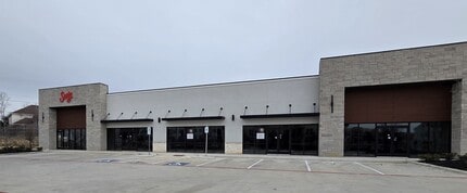 7525 Summer Creek Dr, Fort Worth, TX à louer Photo du bâtiment- Image 2 de 8