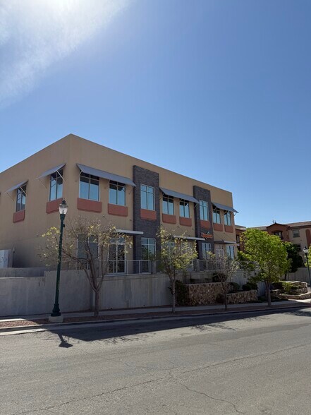 140 Montecillo Blvd, El Paso, TX à louer - Photo du bâtiment - Image 2 de 11