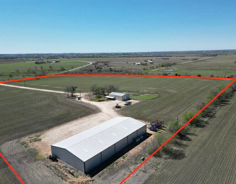 15216 FM 1100, Elgin, TX à vendre - Photo du bâtiment - Image 3 de 6